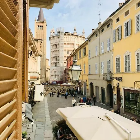 Strada Duomo 아파트